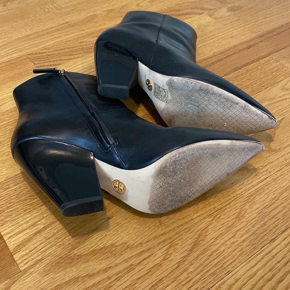 Tory Burch Black Leather Pointed-Toe Ankle Booties - Picture 8 of 15